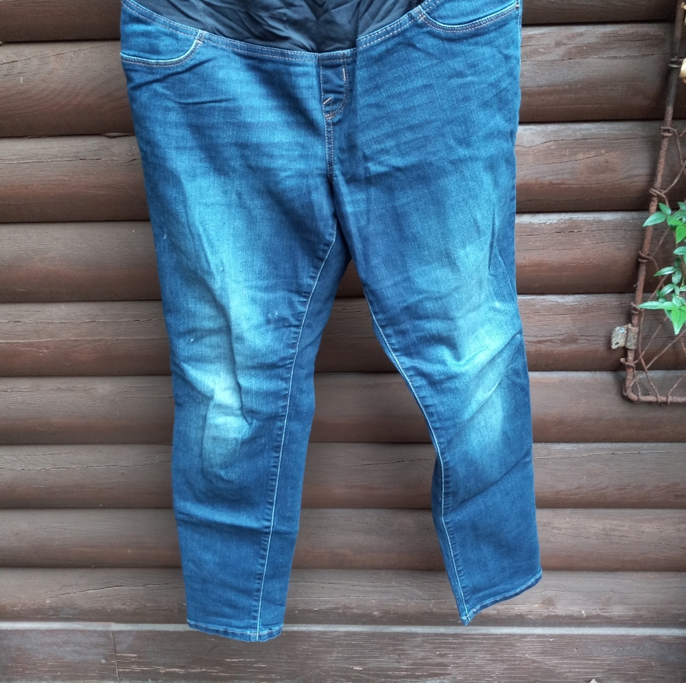 Isabel  maternity jeans. 12/31R